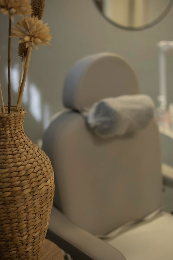 Rentouttava jalkojenhoito.